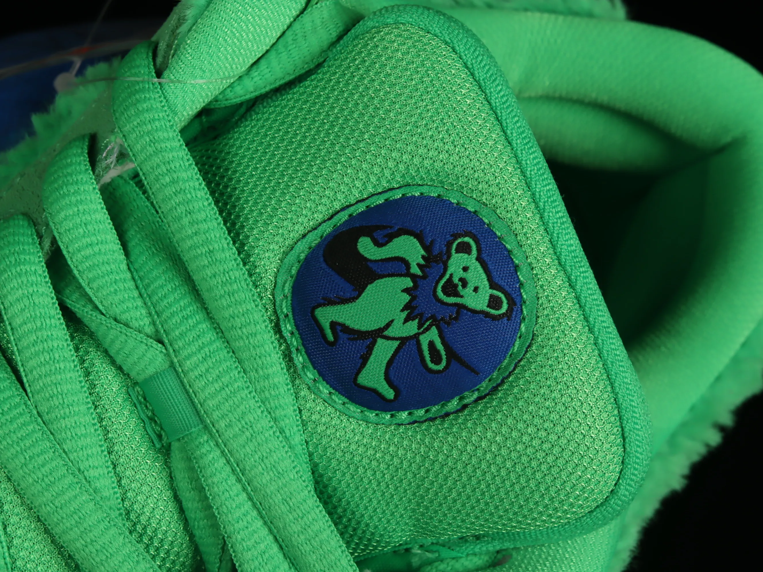 All Categories Nk SB Dunk Series Nk SB Dunk Low Low-top Sneakers OG Version Grateful Dead x Nk SB Dunk Low "Yellow Bear" Joint Model Green and Blue Bear Sports Skateboard Shoes CJ5378-300